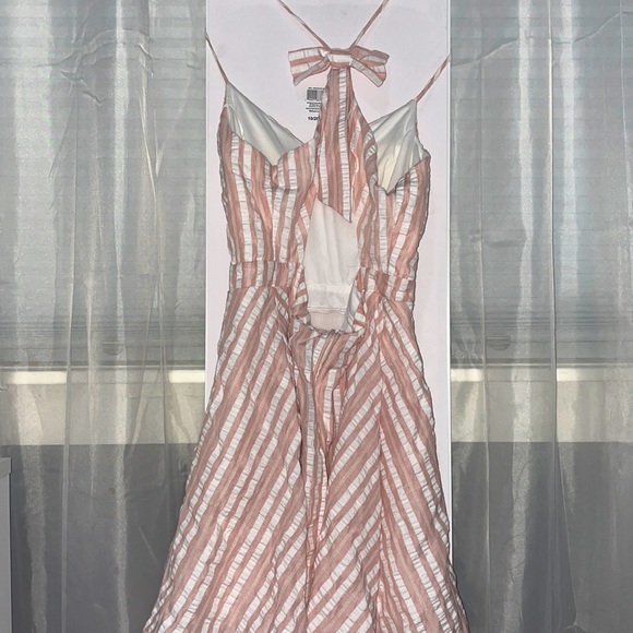 pink and white striped backless sun dress - Picture 2 of 2